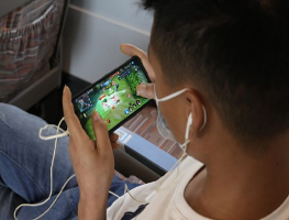 China approves 105 online games after massive losses